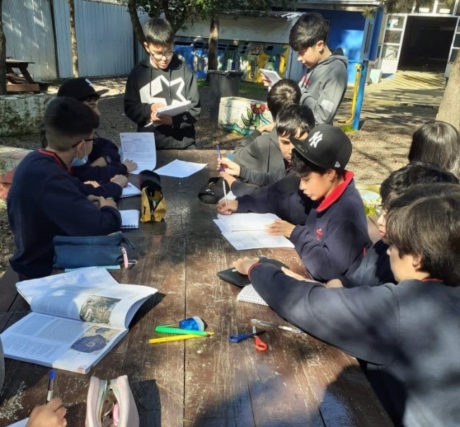 ALUMNOS DE 8° BÁSICO PARTICIPARON EN UN  “DEBATE HISTÓRICO”