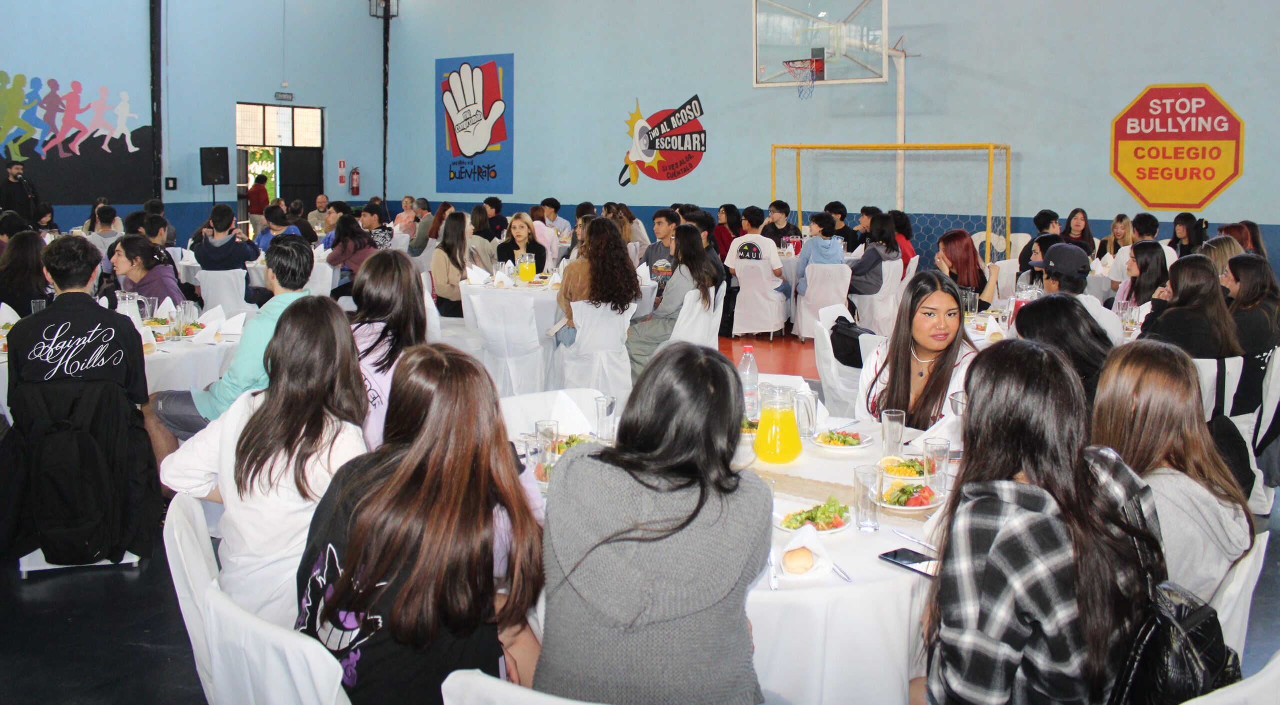 A NUESTROS ALUMNOS CON CARIÑO: ALMUERZO PARA LOS CUARTOS MEDIOS